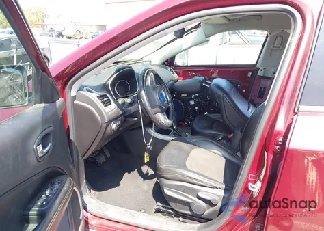 2021 Jeep Compass Latitude Fwd z USA, uszkodzony, nr VIN 3C4NJCBB9MT505921